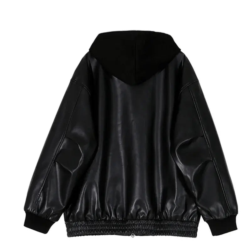 Chaqueta de cuero con capucha